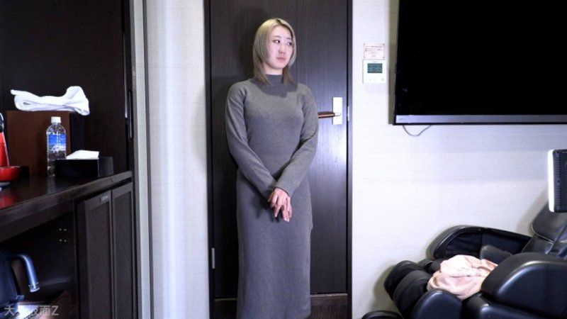 【素人初拍攝】結衣（19歲）身材優美的百貨公司店員首次拍攝。突然讓她舔肛並內射。肛門也被貫穿進行ATM。長時間玩具折磨下連續高潮。