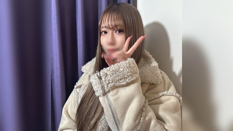 【初次拍攝】※附特典 纖瘦小麥色色舞女郎美人。擁有10年舞齡的緊身身材被粗雞巴激烈插入連續高潮。大量中出於充滿愛液的陰道深處。